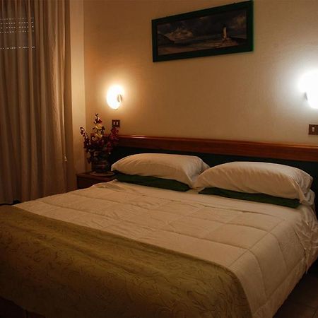 Hotel Neptunus Nettuno Bagian luar foto