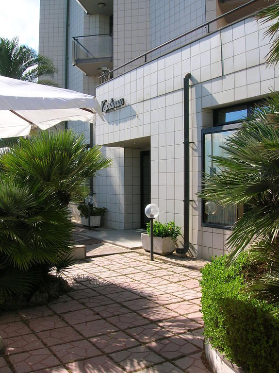 Hotel Neptunus Nettuno Bagian luar foto