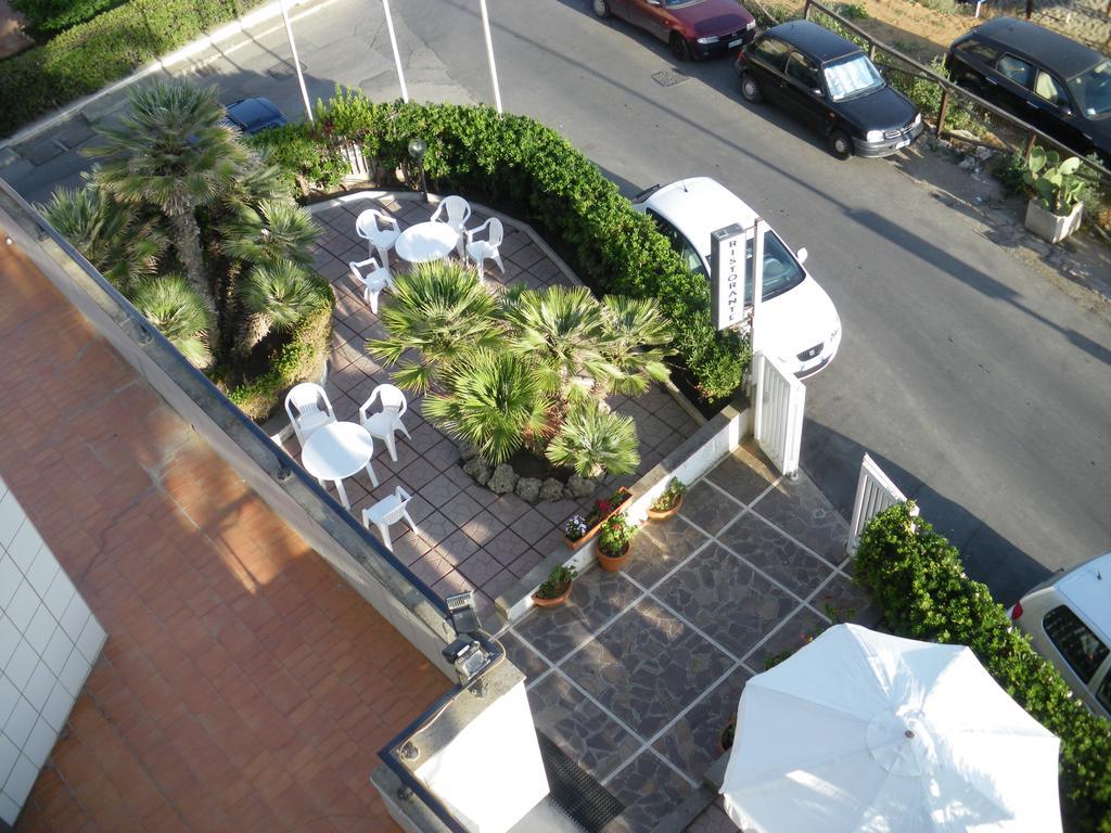 Hotel Neptunus Nettuno Bagian luar foto