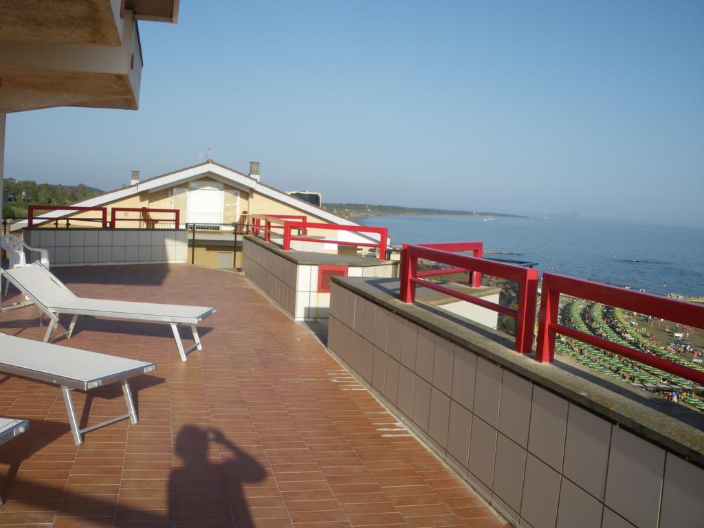 Hotel Neptunus Nettuno Bagian luar foto